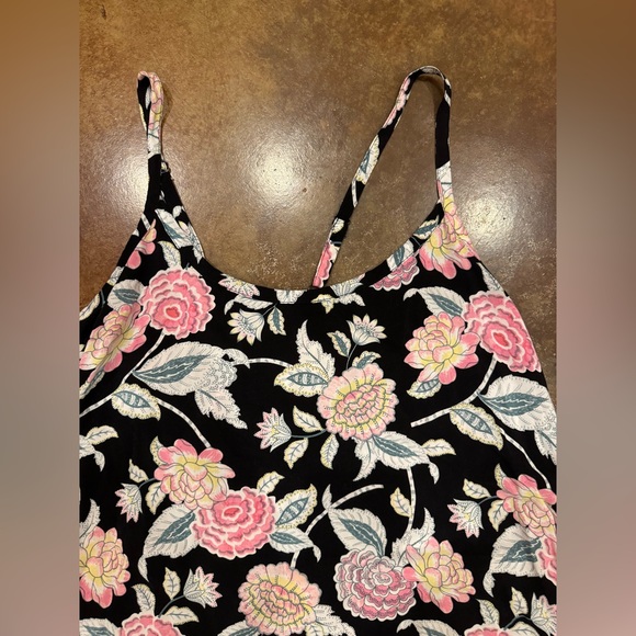 TORRID Floral Tank Top with Lace up in the Back - Picture 2 of 6